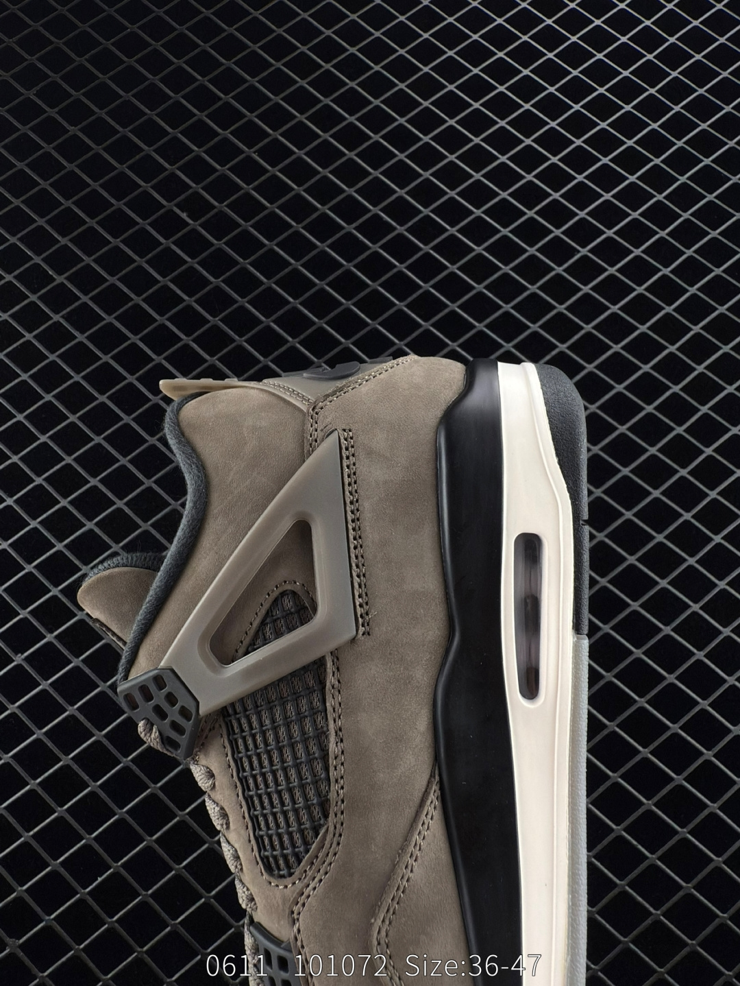 Nike SB x Air Jordan 4 Retro 